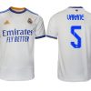 Real Madrid Heimtrikot 2022 weiß blau mit Aufdruck Varane 5